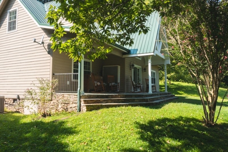 Secluded Mountain Retreat for Sale in Stuart VA - image 7