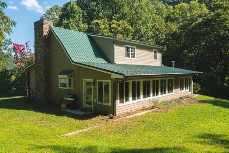 Secluded Mountain Retreat for Sale in Stuart VA - image 4