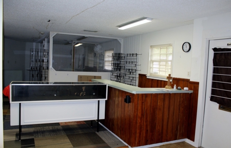 Commercial Property In Clarksville, Tx - image 9