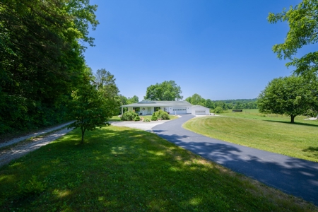 Country Home on 3 Acres in Bloomington, Indiana - image 3