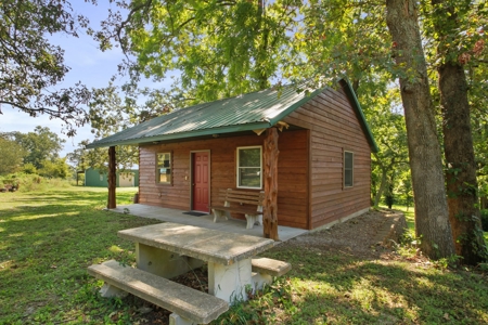 Southern Missouri Home Hobby Farm with Barn and Greenhouse - image 4