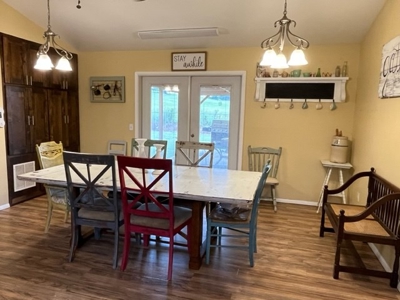 FOR SALE: Beautiful SPACIOUS Home/ OUTSKIRTS of TOWN - image 26