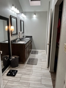 FOR SALE: Beautiful SPACIOUS Home/ OUTSKIRTS of TOWN - image 15