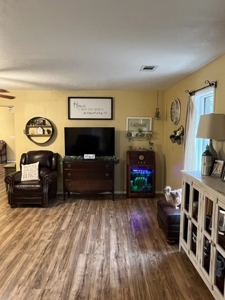 FOR SALE: Beautiful SPACIOUS Home/ OUTSKIRTS of TOWN - image 24