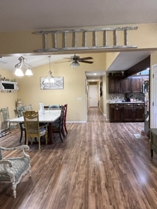 FOR SALE: Beautiful SPACIOUS Home/ OUTSKIRTS of TOWN - image 25