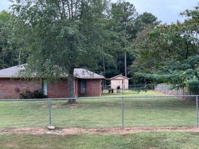 FOR SALE: Beautiful SPACIOUS Home/ OUTSKIRTS of TOWN - image 2
