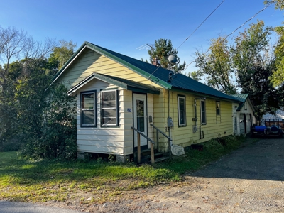 Maine Lakefront Home - image 4