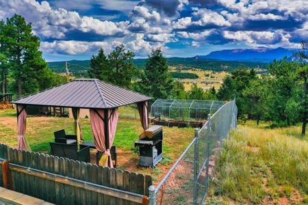 Flexible Use Property With Incredible Views - image 2