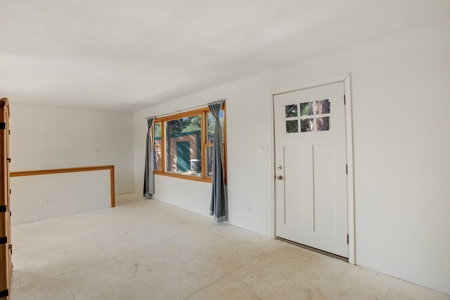 Flexible Use Property With Incredible Views - image 7