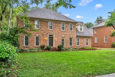 Discover Serenity in Downtown Franklin - image 3