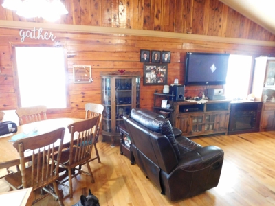 Log Home on Acreage Jasper Buffalo River Region For Sale - image 9