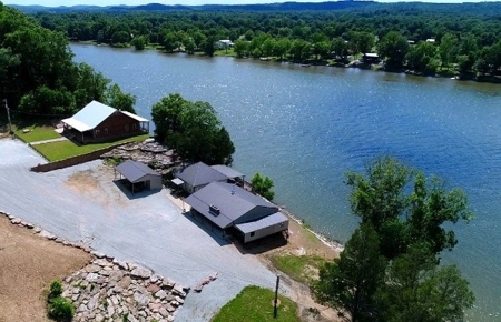 Waterfront Home For Sale In Tennessee On Kentucky Lake - image 1