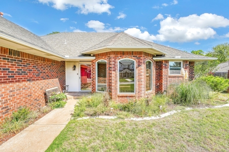 Home For Sale In Weatherford, Oklahoma - image 6