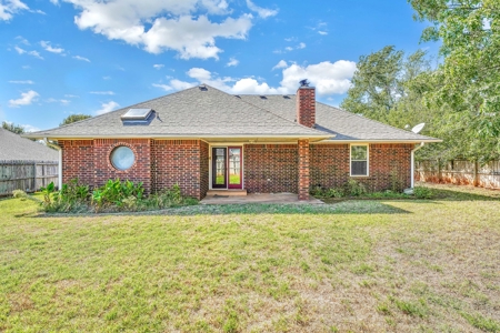 Home For Sale In Weatherford, Oklahoma - image 26