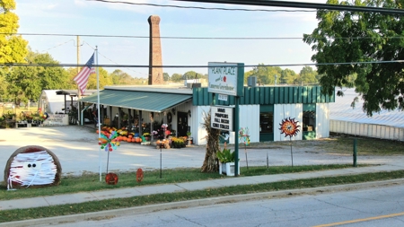 Cameron Mo Greenhouse & Floral Shop For Sale - image 39