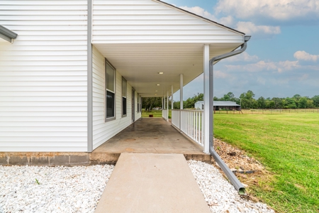 Self-Stainable Exceptional Ranch For Sale in NE TX - image 34