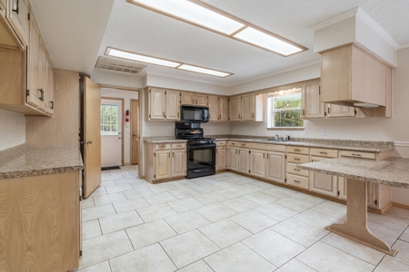 Self-Stainable Exceptional Ranch For Sale in NE TX - image 26