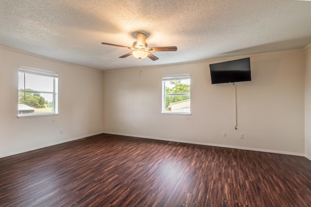Self-Stainable Exceptional Ranch For Sale in NE TX - image 30