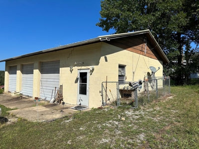 Vacant Land with Outbuildings and a Shop in Baxter County - image 18
