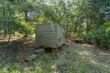 Vacant Land with Outbuildings and a Shop in Baxter County - image 7