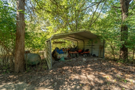 Vacant Land with Outbuildings and a Shop in Baxter County - image 8
