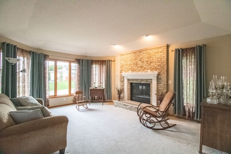 Anamosa Iowa Home for Sale - image 3