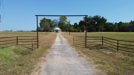East TX Recreational Ranch for Sale Near Arp in Smith County - image 14