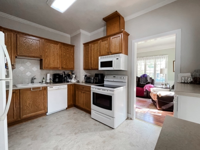 Charming home in great Yakima Neighborhood - image 5