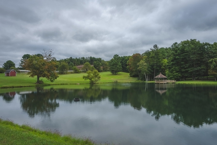 Gallimore Pond and House for Sale in Floyd VA - image 18