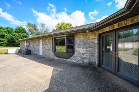 🏡 Bloomington, Indiana Home For Sale | Bid Now! - image 33