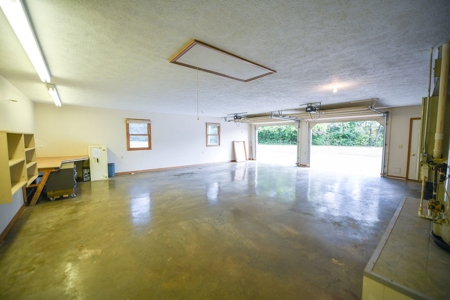 🏡 Bloomington, Indiana Home For Sale | Bid Now! - image 27