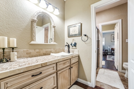 Luxury Home on 10 Acres South of San Antonio, Texas - image 21