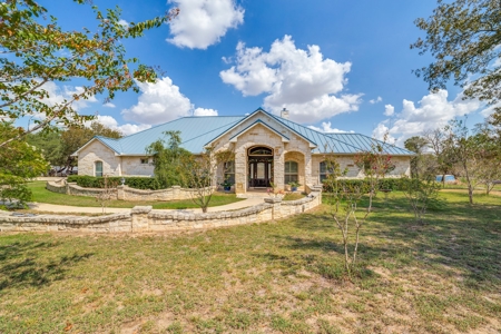 Luxury Home on 10 Acres South of San Antonio, Texas - image 1