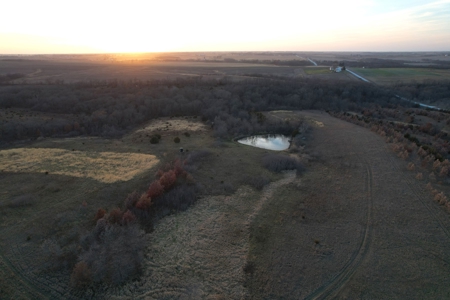 Monroe County Iowa Compact Whitetail Farm - image 45