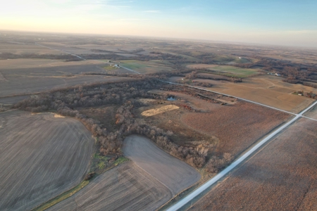 Monroe County Iowa Compact Whitetail Farm - image 29