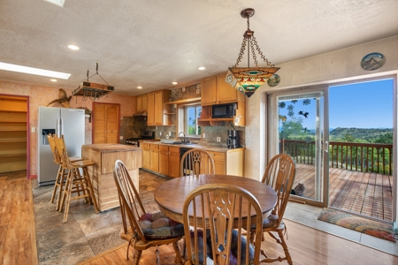 Santa-Fe Mountain Oasis An Equestrian Paradise - image 15