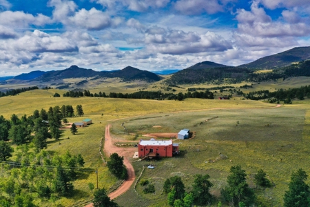 Santa-Fe Mountain Oasis An Equestrian Paradise - image 2