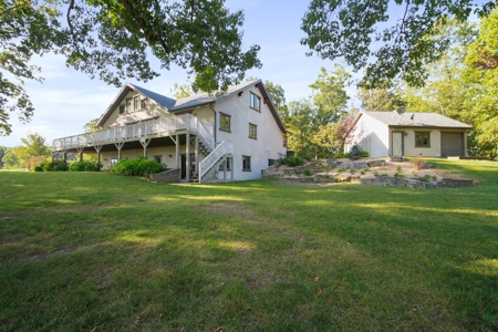 Secluded Luxury Home & Land Close to West Plains Missouri - image 3