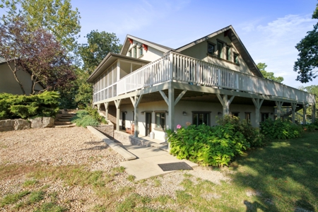 Secluded Luxury Home & Land Close to West Plains Missouri - image 47