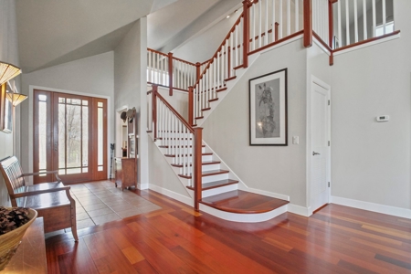 Secluded Luxury Home & Land Close to West Plains Missouri - image 6
