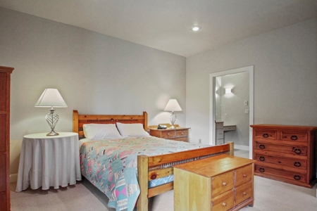 Secluded Luxury Home & Land Close to West Plains Missouri - image 38