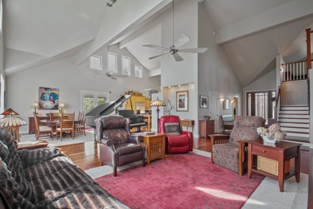 Secluded Luxury Home & Land Close to West Plains Missouri - image 18