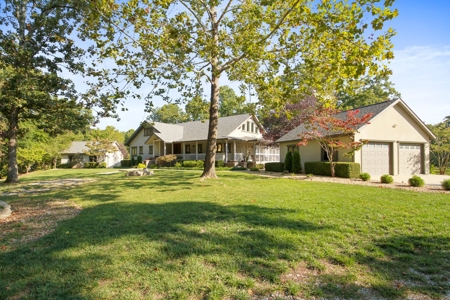 Secluded Luxury Home & Land Close to West Plains Missouri - image 2