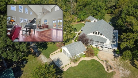 Secluded Luxury Home & Land Close to West Plains Missouri - image 1