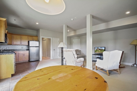 Secluded Luxury Home & Land Close to West Plains Missouri - image 36