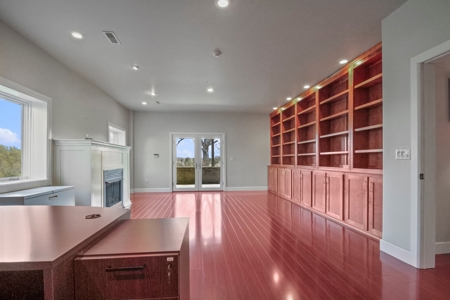 Secluded Luxury Home & Land Close to West Plains Missouri - image 31