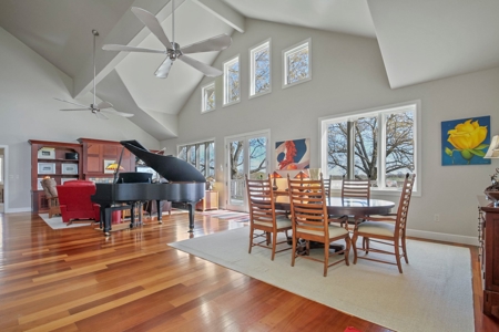 Secluded Luxury Home & Land Close to West Plains Missouri - image 7