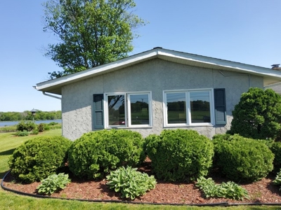 Rock River Executive Home in Gregden Shores - image 8