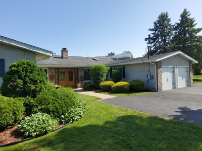 Rock River Executive Home in Gregden Shores - image 6
