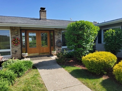 Rock River Executive Home in Gregden Shores - image 10
